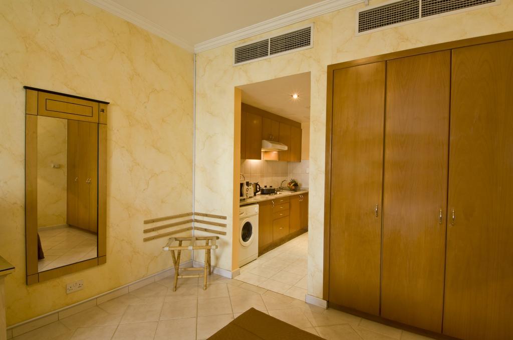 Ramee Hotel Apartments Dubai Exterior photo